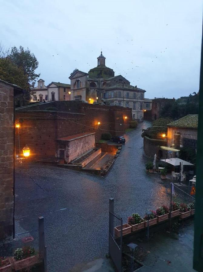 Casa "Oasi" Centro Storico Apartment Tuscania Luaran gambar
